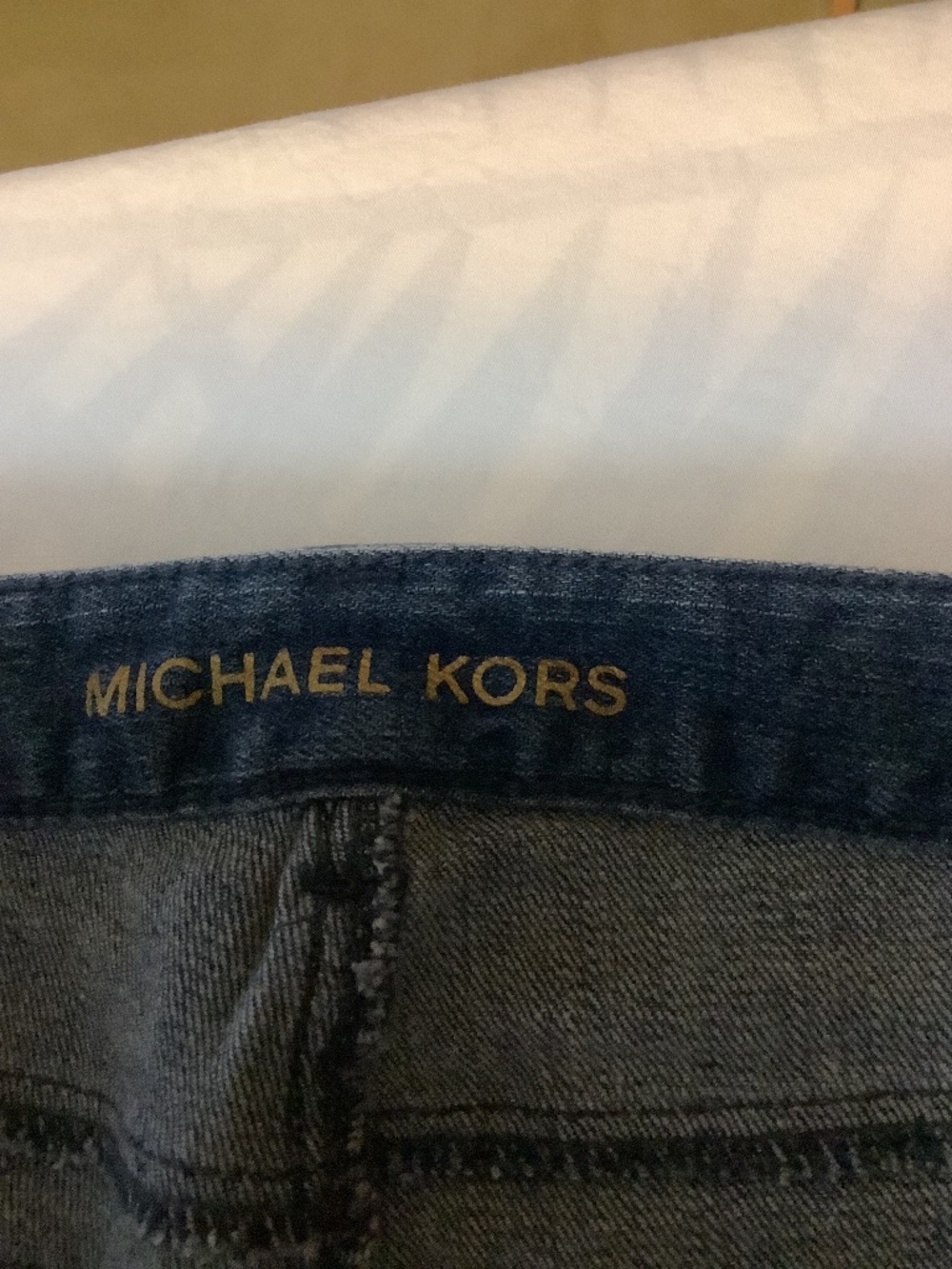 MICHAEL KORS JEANS SIZE 8 ZIPPERED POCKETS VERY ATTEACTIVE LIKE NEW